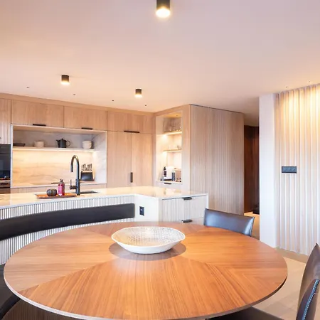 La Ruinette- Stylish 4-bed, Centre Of Daire *